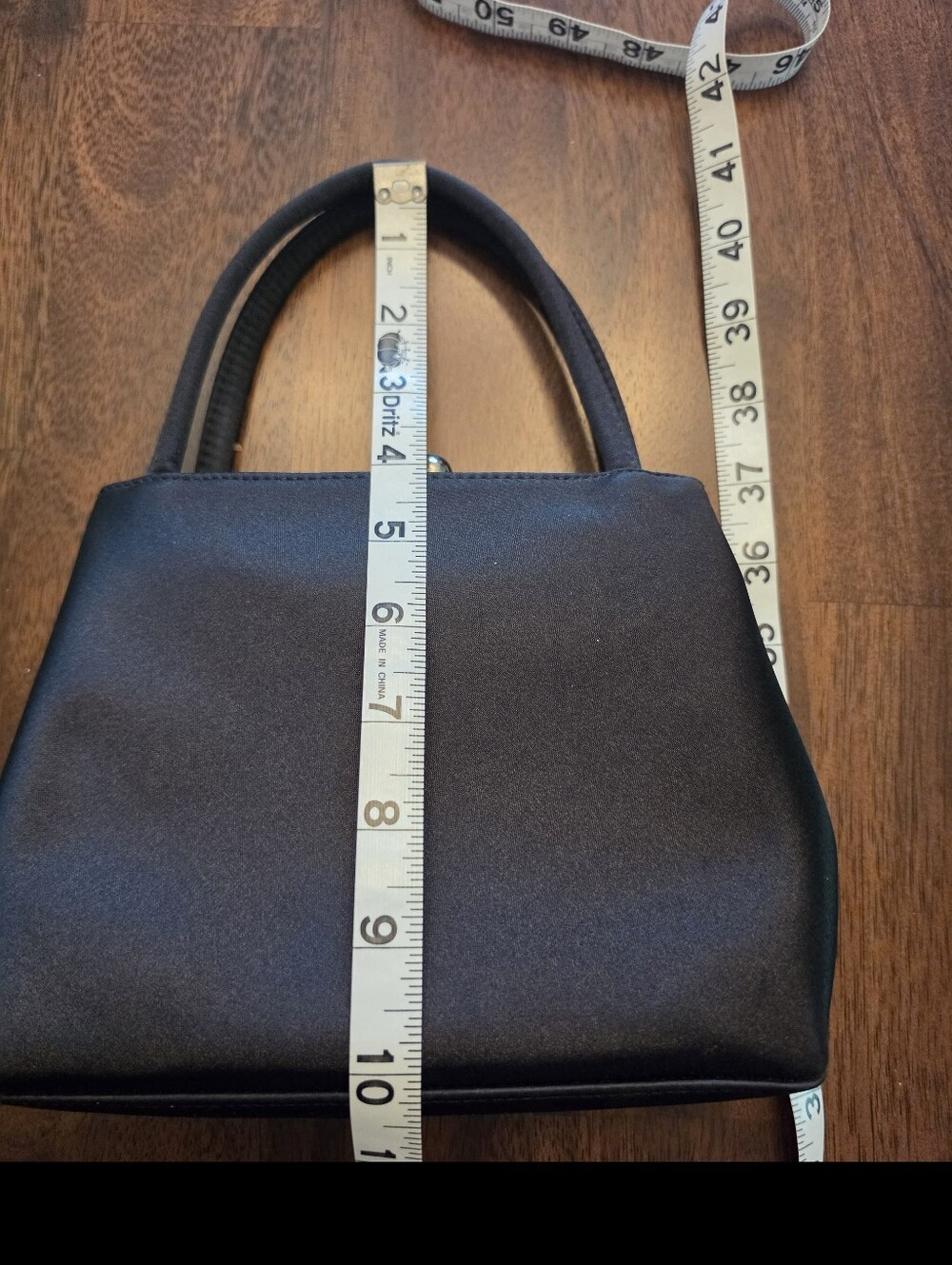 Amanda Smith Black Satin Top-Handle Kiss-Lock Handbag - Picture 8 of 8